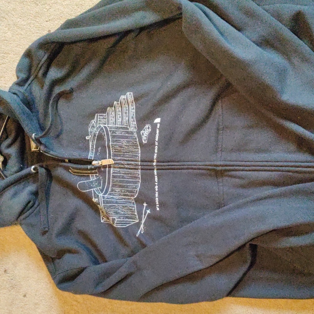 Men's l/g the north face sweatshirt